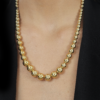 Colar Dourado de Bolas Crescentes - Imagem 2